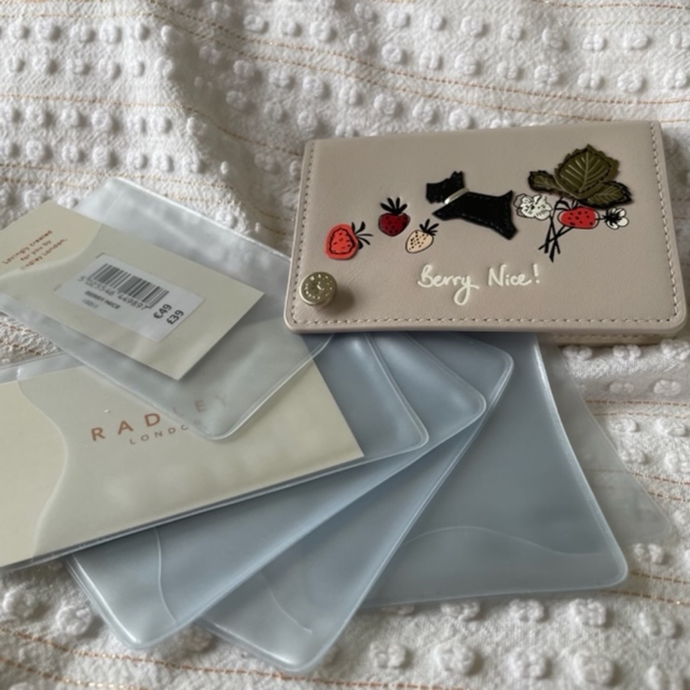 Radley London Berry Nice Leather New w/ tags Small Fan Card Holder 4.2"x2.8"